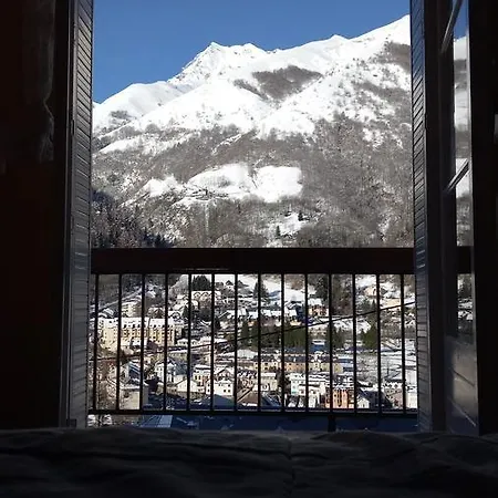 Chalet Peyranere Hostel